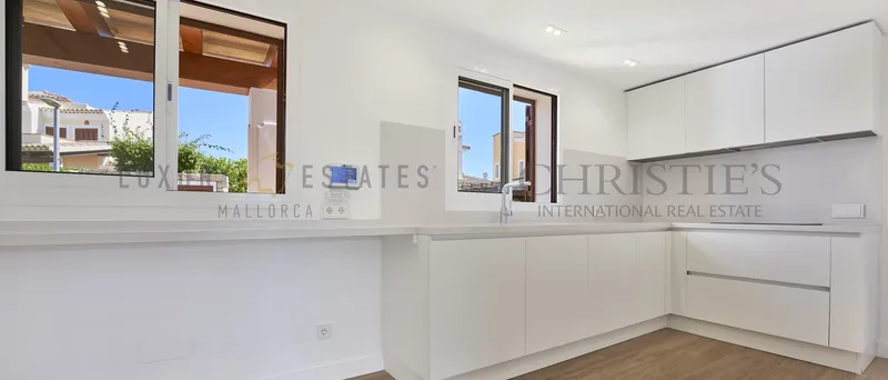 Modern terraced house in Nova Santa Ponsa with private pool and views of the golf course — photo 4