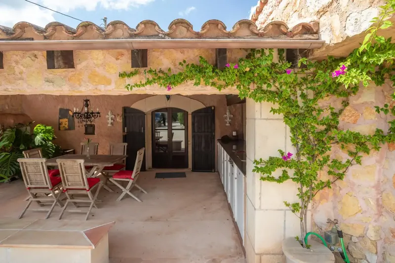 Don't miss the opportunity to live in the countryside, surrounded by nature on a magnificent rustic estate between Sencelles and Santa Eugenia — photo 4