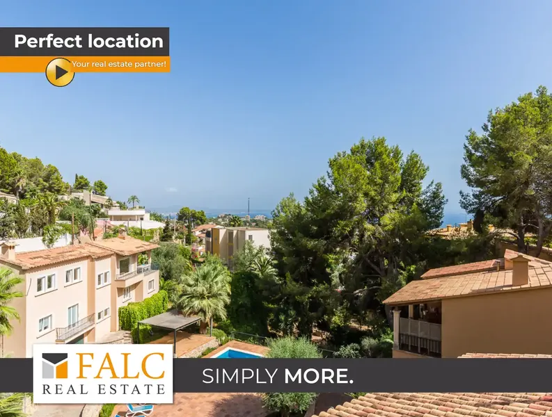 This magnificent villa in Genoa with sea views from the rooftop terrace and partial sea views from the living room is located in a — photo 1