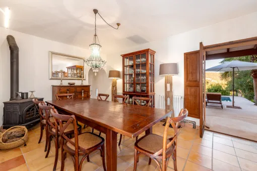 Manacor, romantic finca with dreamlike garden, own olive grove and wonderful views over the valley in the east of Mallorca — photo 12