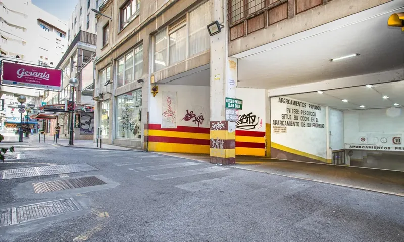 2 contiguous parking spaces in the city center — photo 8