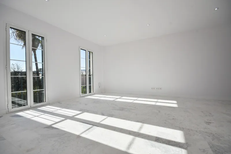 Bright and Spacious Fully Renovated Apartment with Two Parking Spaces in Palma’s Prestigious Residential Area — photo 10