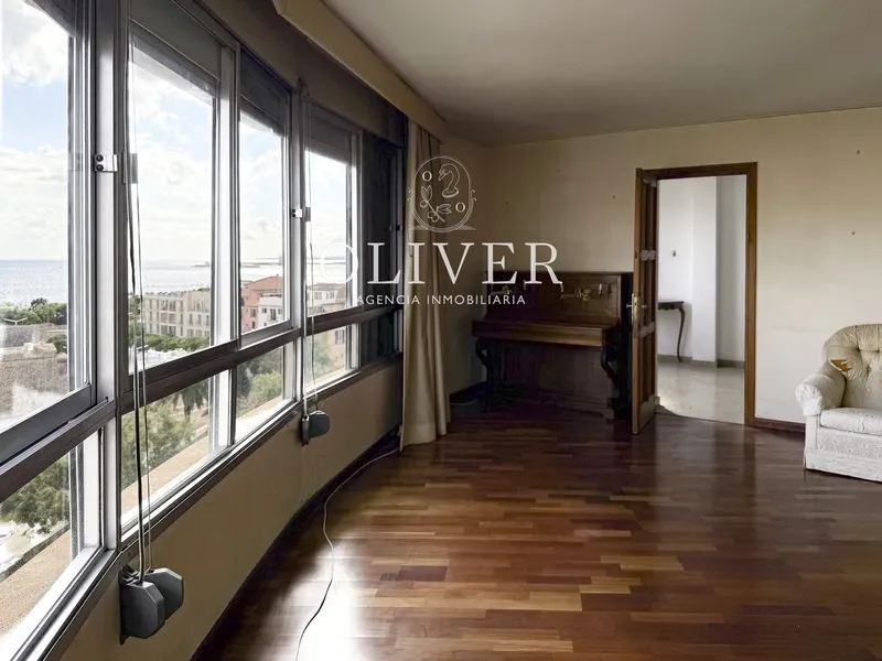 Spacious apartment to renovate with sea views — photo 3