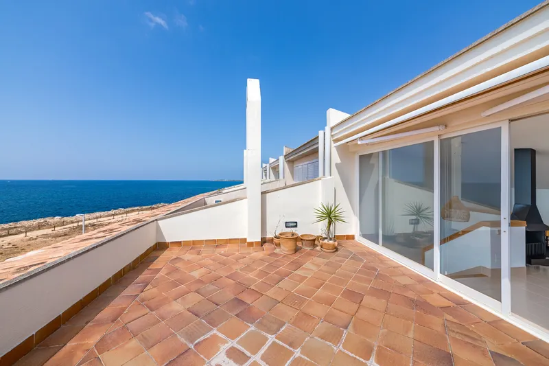 A unique opportunity: house on the seafront in Sa Ràpita with dreamlike views — photo 7