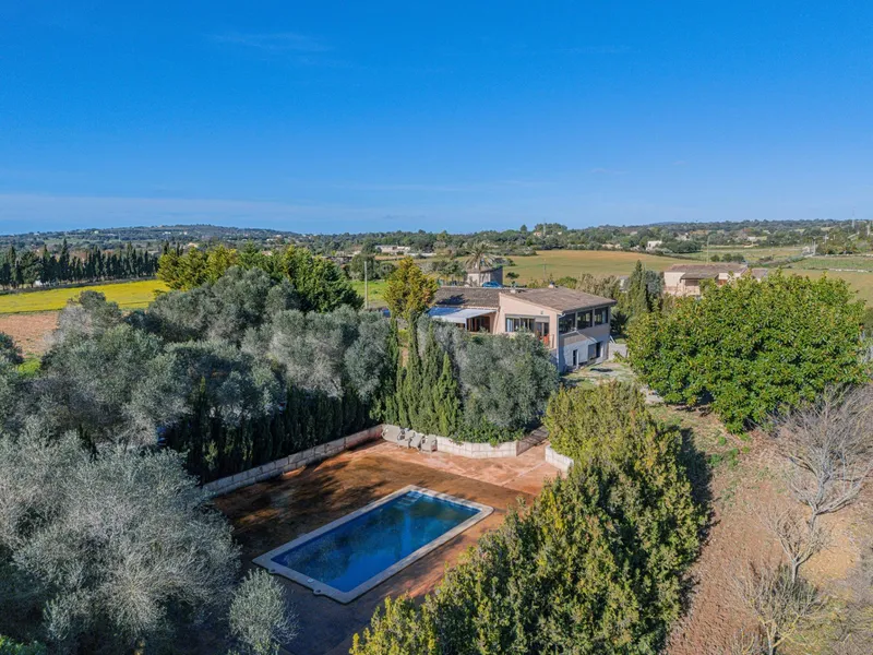 Rustic property with unobstructed views — photo 1