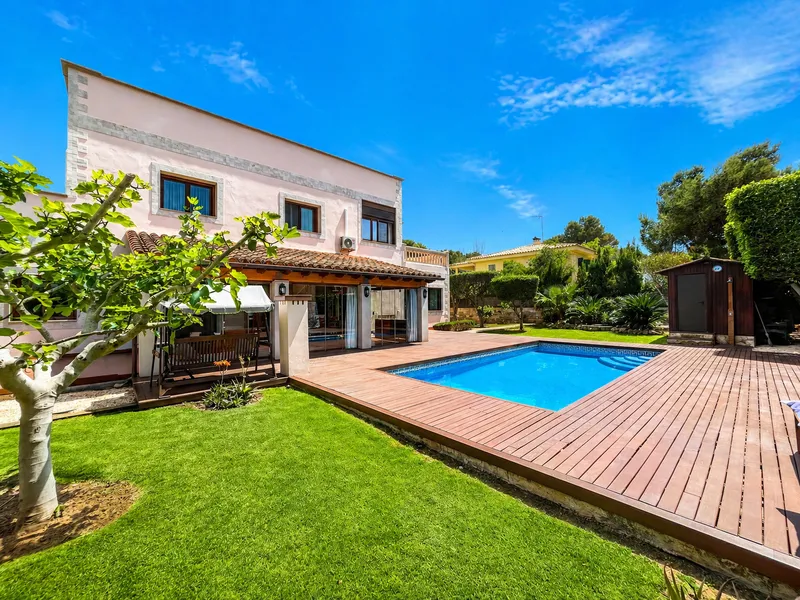 Magnificent family villa in an exclusive location in El Toro Mas — photo 1