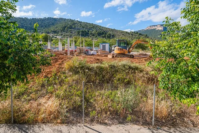 Prime plot with mountain views for sale in Puerto Pollensa, north Mallorca — photo 11