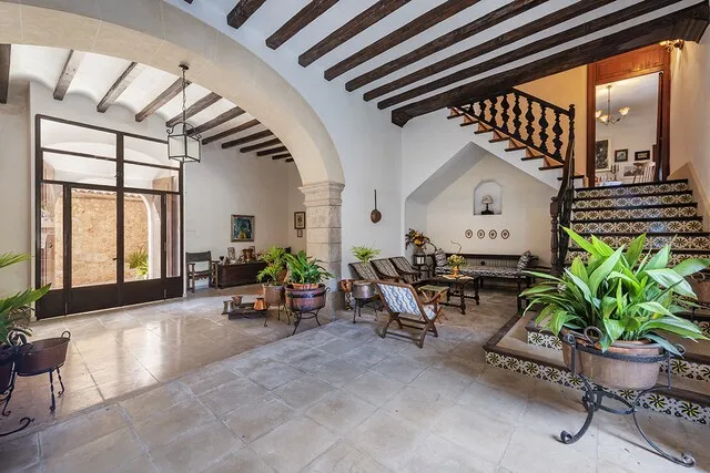 Unique and exceptionally large town house for sale in Fornalutx, Mallorca — photo 5