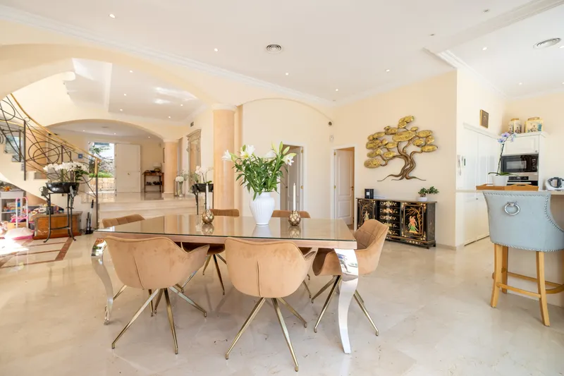 Fantastic Mediterranean villa for sale with large pool and private sea access — photo 11