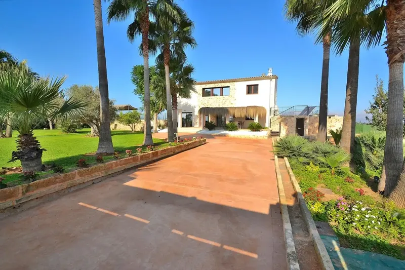 Magnificent newly built finca combining the charm of traditional Mallorcan architecture with modern comforts — photo 7