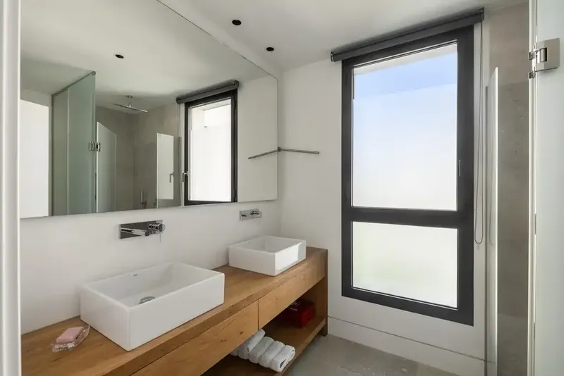 Fully furnished penthouse with private rooftop pool — photo 8