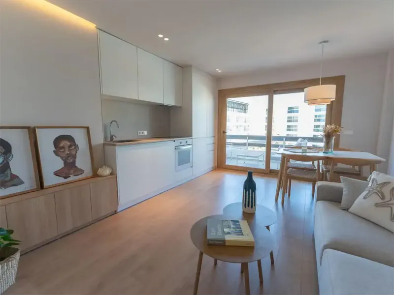 AGENCIAS ABSTENERSE – Piso reformado con vistas al mar en Cala Bona — photo 10