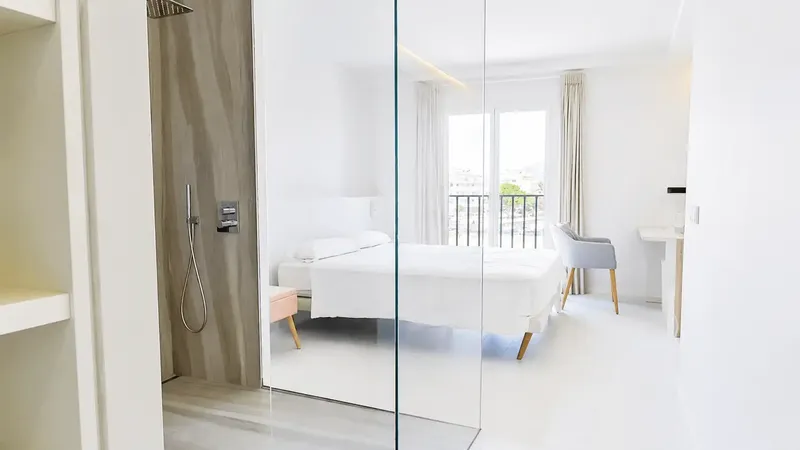 Extraordinary flat in a privileged location in Cala Bona — photo 9