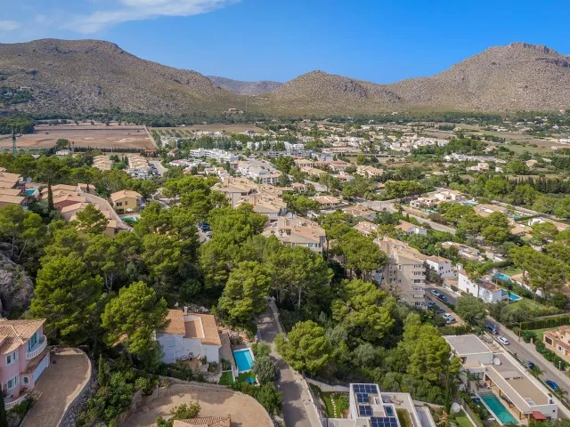 Exceptional plot with building license for sale in Puerto Pollensa, north Mallorca — photo 9