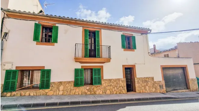 Ref.2436C – Andratx – Typical Mallorcan village house with large patio — photo 1