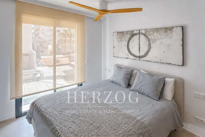 Exclusive new-build penthouse with private pool and sea views in Playa de Palma — photo 9