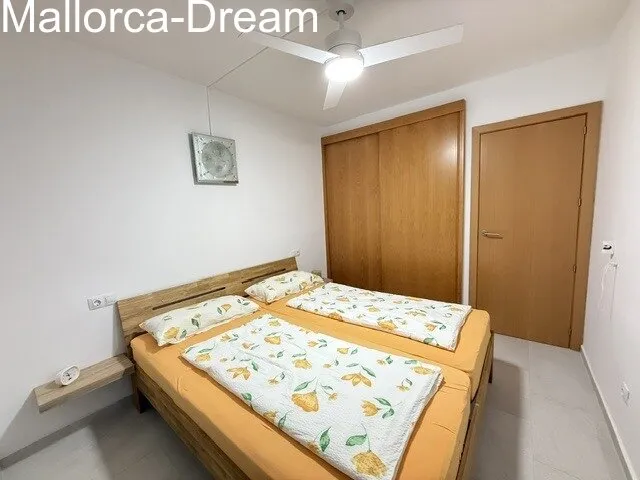 Cala Millor: Beautiful Seafront Apartment with Stunning Sea Views in Cala Millor — photo 9
