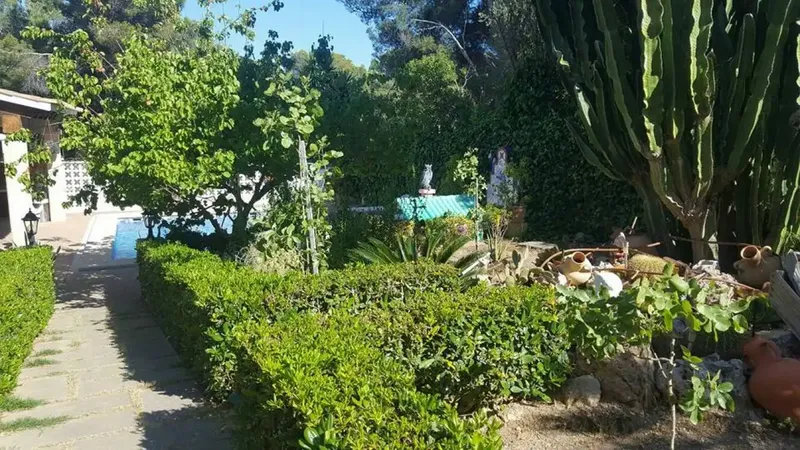 Marvelous detached house in Santa Ponsa, has 1050 m2 of plot, 300 m2 of living space, 100 m2 of terrace, 6 bedrooms, 4 bathrooms (1 — photo 8