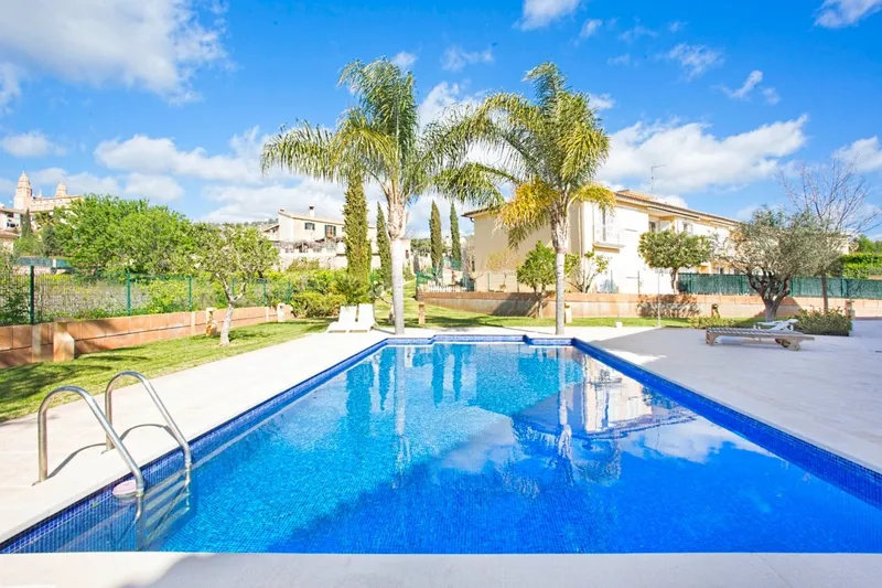Beautiful and bright ground floor in a community with mountain views in Calvia village — photo 10