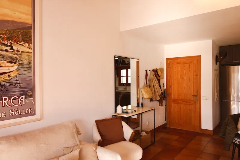 Apartment in a residential complex with a communal swimming pool in Port de Sóller — photo 10