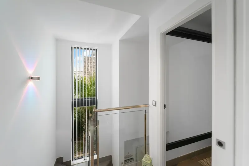 This villa, built in 2019, is located in a quiet and well-maintained residential area of Cala Murada, a few minutes by car from the — photo 6