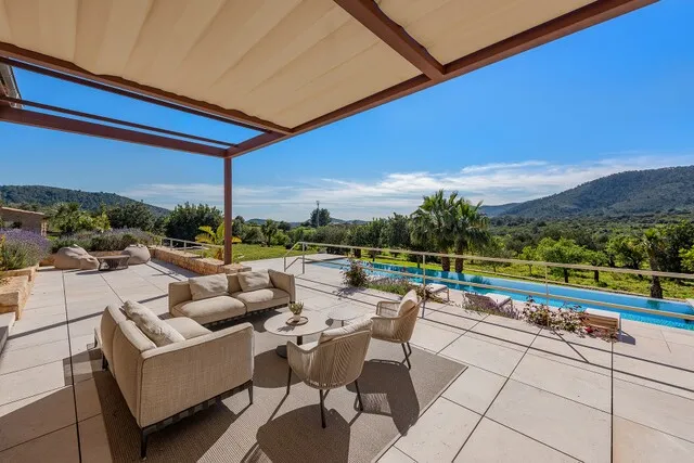 Contemporary finca with pool and panoramic mountain views for sale in Alaró, Mallorca — photo 3