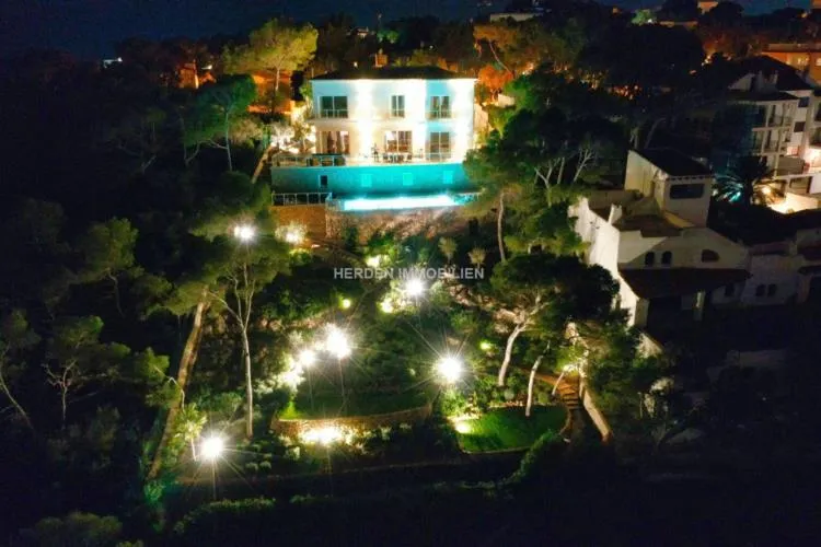 Villa Sea Front Palmanova Mallorca for Sale — photo 11