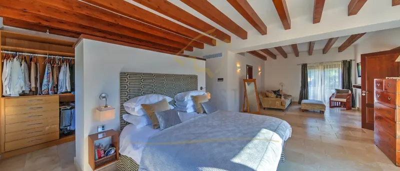 Large, modern natural-stone villa in Santa Ponsa in a sought-after residential area — photo 12