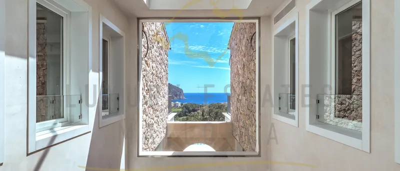 Large finca-style property in Camp de Mar on Mallorca with panoramic and sea views — photo 4