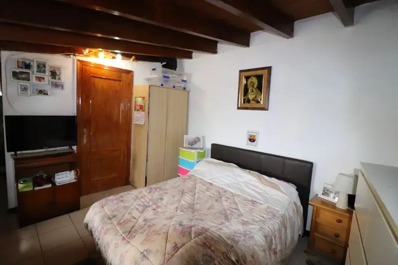 Grandiose penthouse with open ceiling, corner unit, lots of light in excellent quiet residential area and in good condition, this property is — photo 12