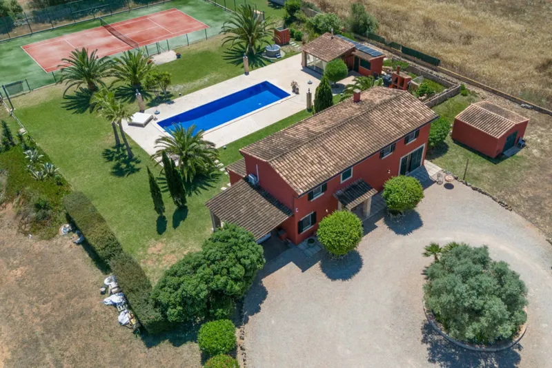 Beautiful finca with large pool and tennis court in Campos, Mallorca — photo 10