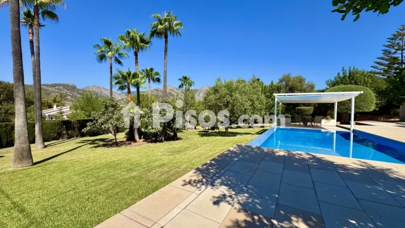 Detached villa on Carrer de l'Alzina — photo 2
