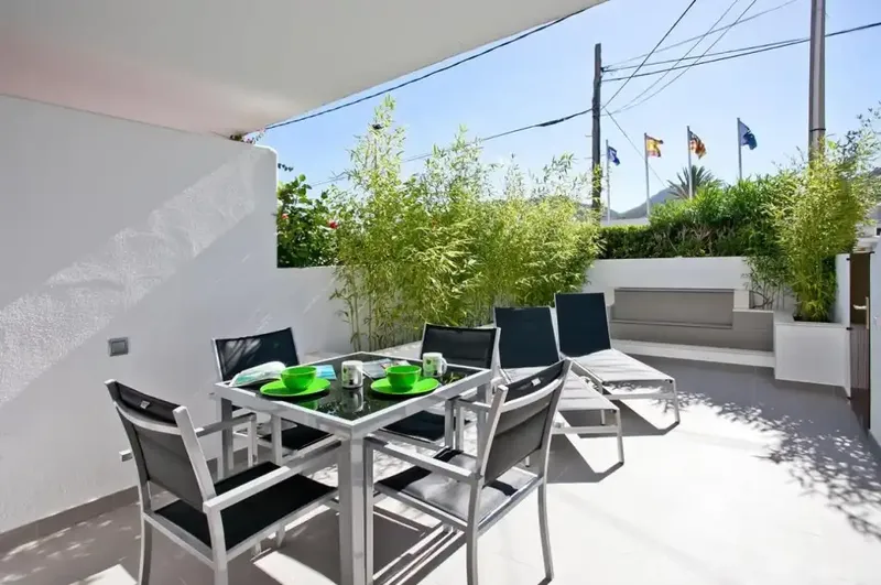 Ground floor apartment for sale in Puerto Andratx, elegantly renovated and located just opposite the prestigious — photo 11