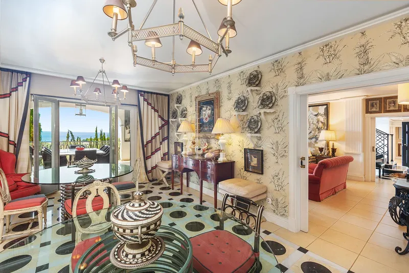 Luxurious estate with breathtaking views — photo 6