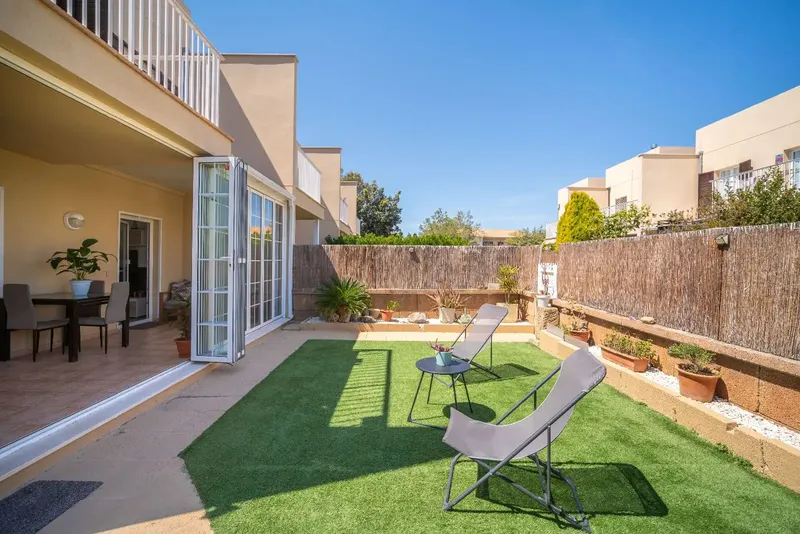 Cozy townhouse in Puerto Alcudia, in the area of the Alcudia lake, with 148 m2 built and large private garden with barbecue. — photo 5