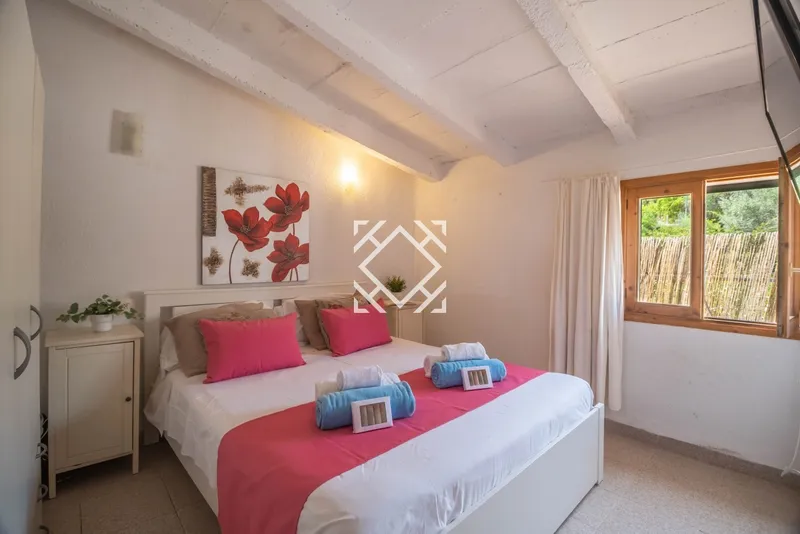 Charming five bedroom village house for sale with stunning views in Pollensa, Mallorca — photo 11