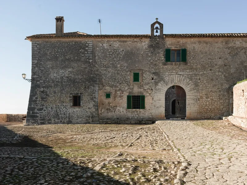 Mansion in Bunyola: Historical country manor from 1602 including vast estate — photo 2