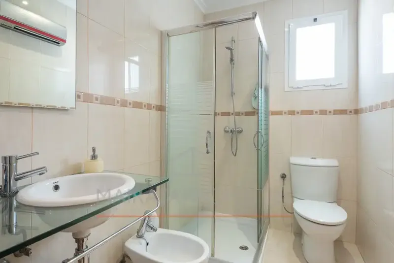 Located in the heart of Lloseta, this two-story single-family home offers a built area of 307 m² on a plot of 550 — photo 12