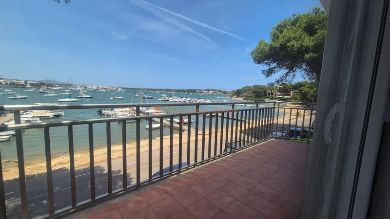 Charming Apartment on the First Line of Portocolom — photo 1