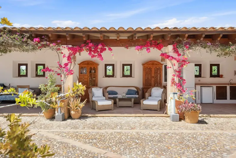 Dream Mediterranean Retreat with Idyllic Garden, ETV License and Fantastic Sea and Mountain Views — photo 6