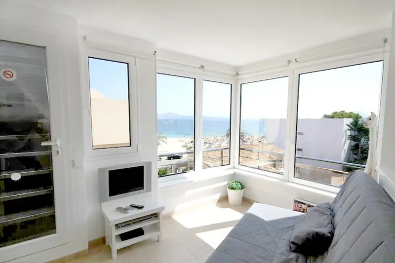 Vacation rental license, private rooftop terrace with jacuzzi and barbecue, plus parking: This apartment in Puerto Pollensa — photo 2