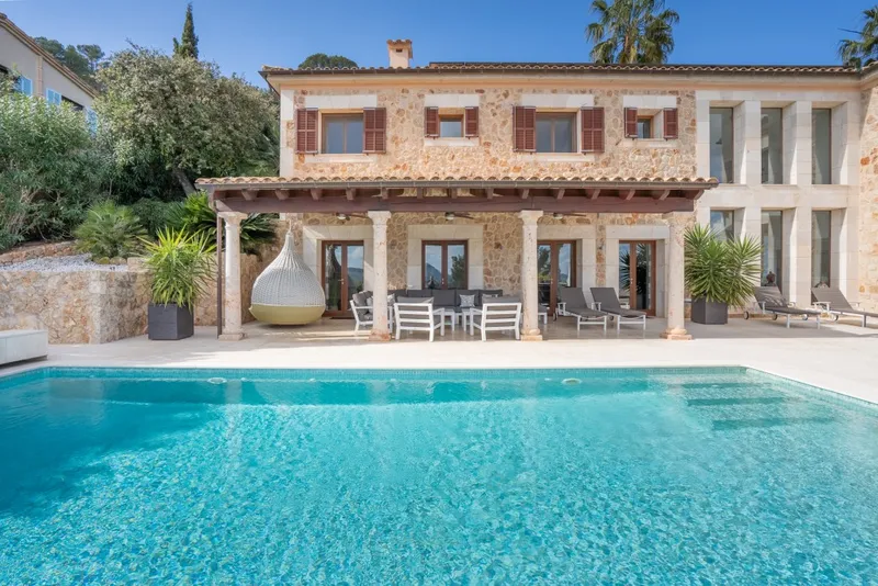 Exclusive 6-Bedroom Luxury Villa with Sea Views, Golf Frontage & Rental Licence in Pollensa — photo 4