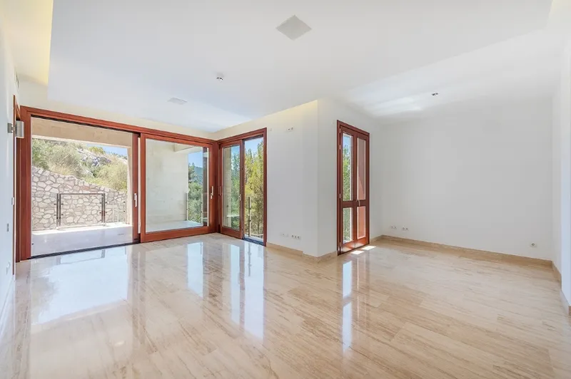 Incredible hillside villa with guest apartment in Canyamel — photo 11