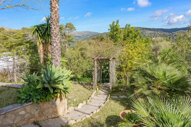 Villa with rare unrestricted rental license, extension planning permission and lovely views for sale near Campanet, Mallorca — photo 12