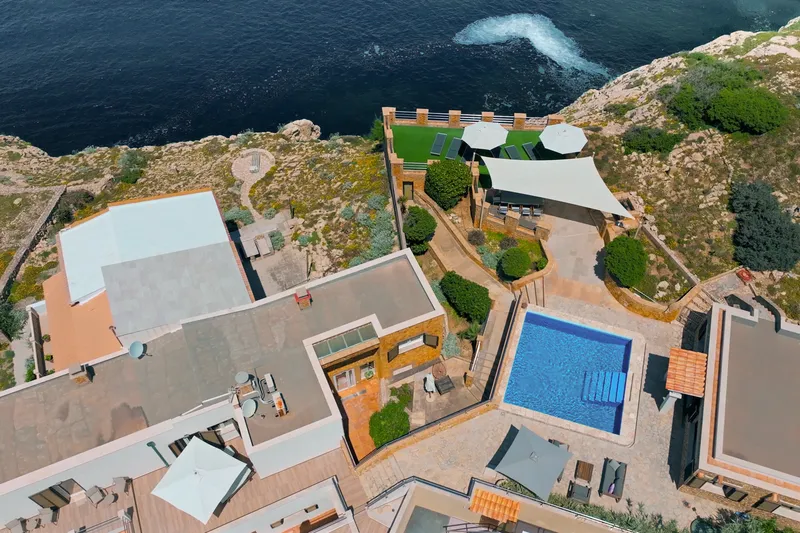 Invest & Sea View: Luxury Property on the Cliff with Holiday License and approx. 5.19% Gross Yield — photo 4