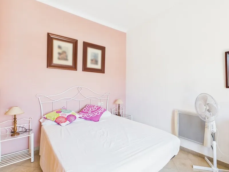 Two-Bedroom Apartment with Character in the City Centre - Temporary Contract — photo 9