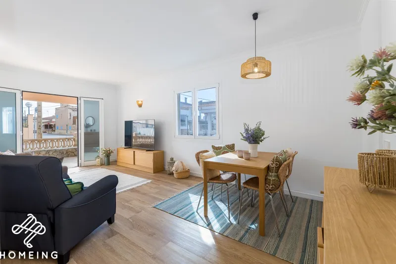 Ground floor near the sea, with garage and 3 bedrooms. Fully renovated. — photo 1