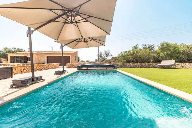 Natural stone finca for rent with 2 bedrooms and pool near Santanyi — photo 3