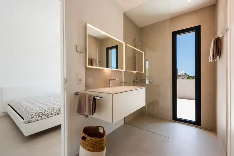 Esta villa de dos plantas de nueva construcción se vende en Santanyí, a solo 2,5 km del pueblo, en una zona tranquila a solo 800 m del mar y — photo 12