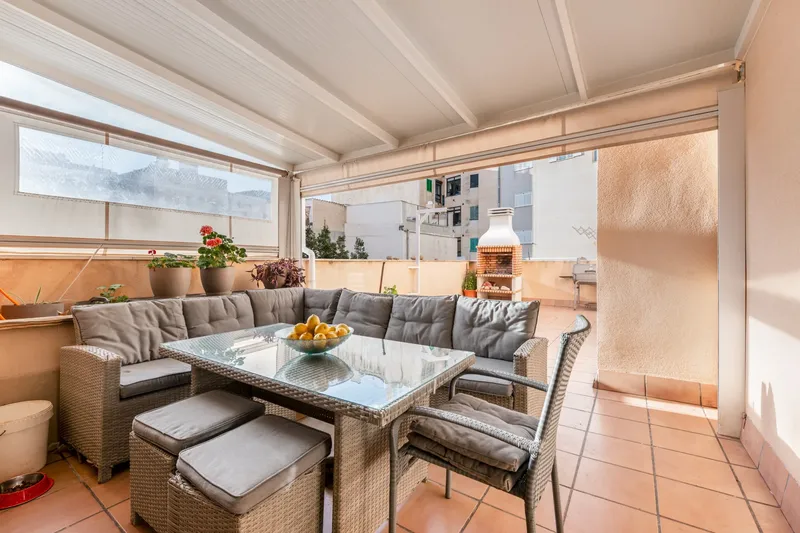 Modern apartment in a building with lift and terrace 154m2 — photo 1